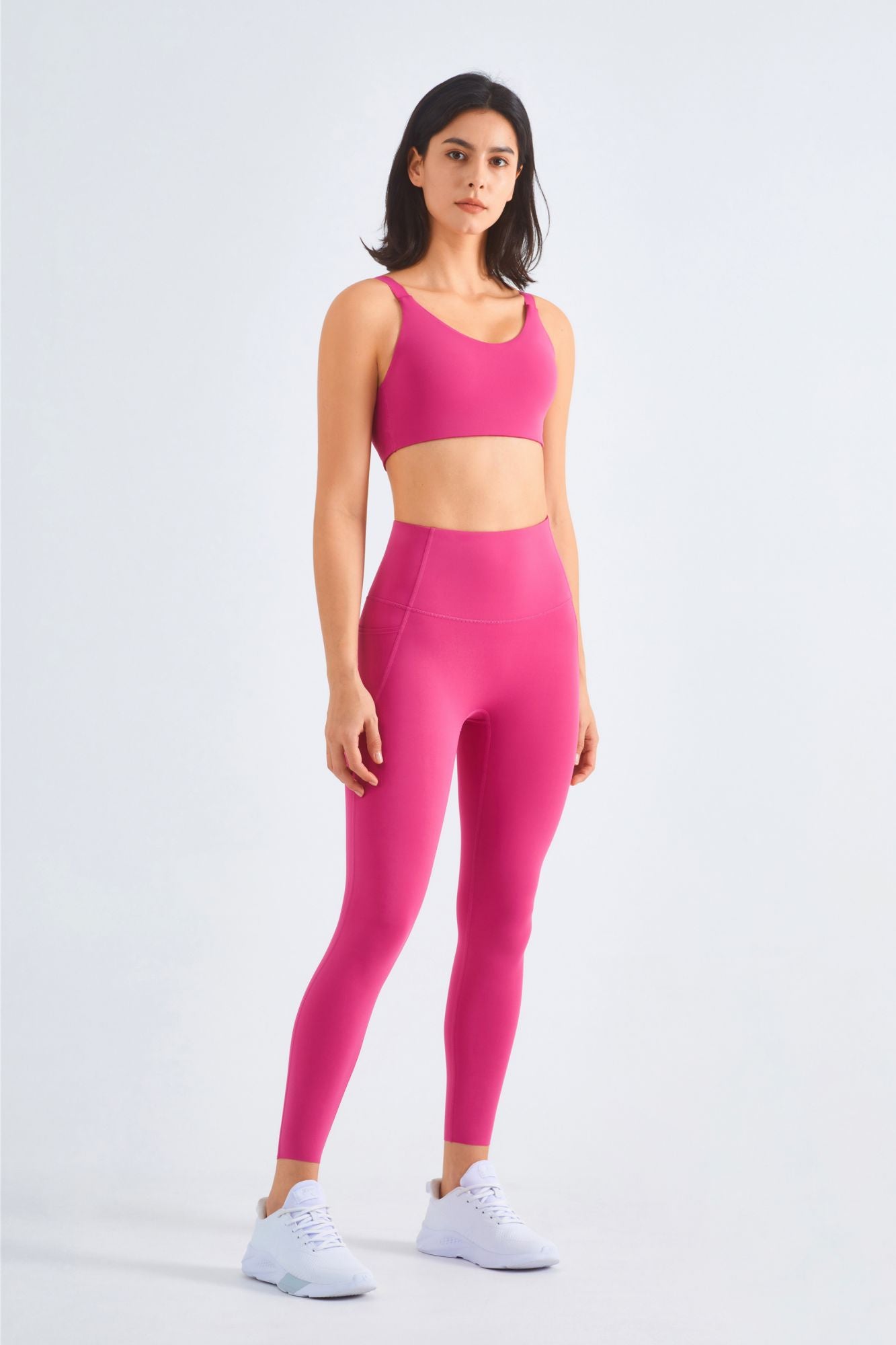https://zioccie.com/cdn/shop/products/backless-sports-bra-and-workout-leggings-women-activewear-set_2.jpg?v=1672228520