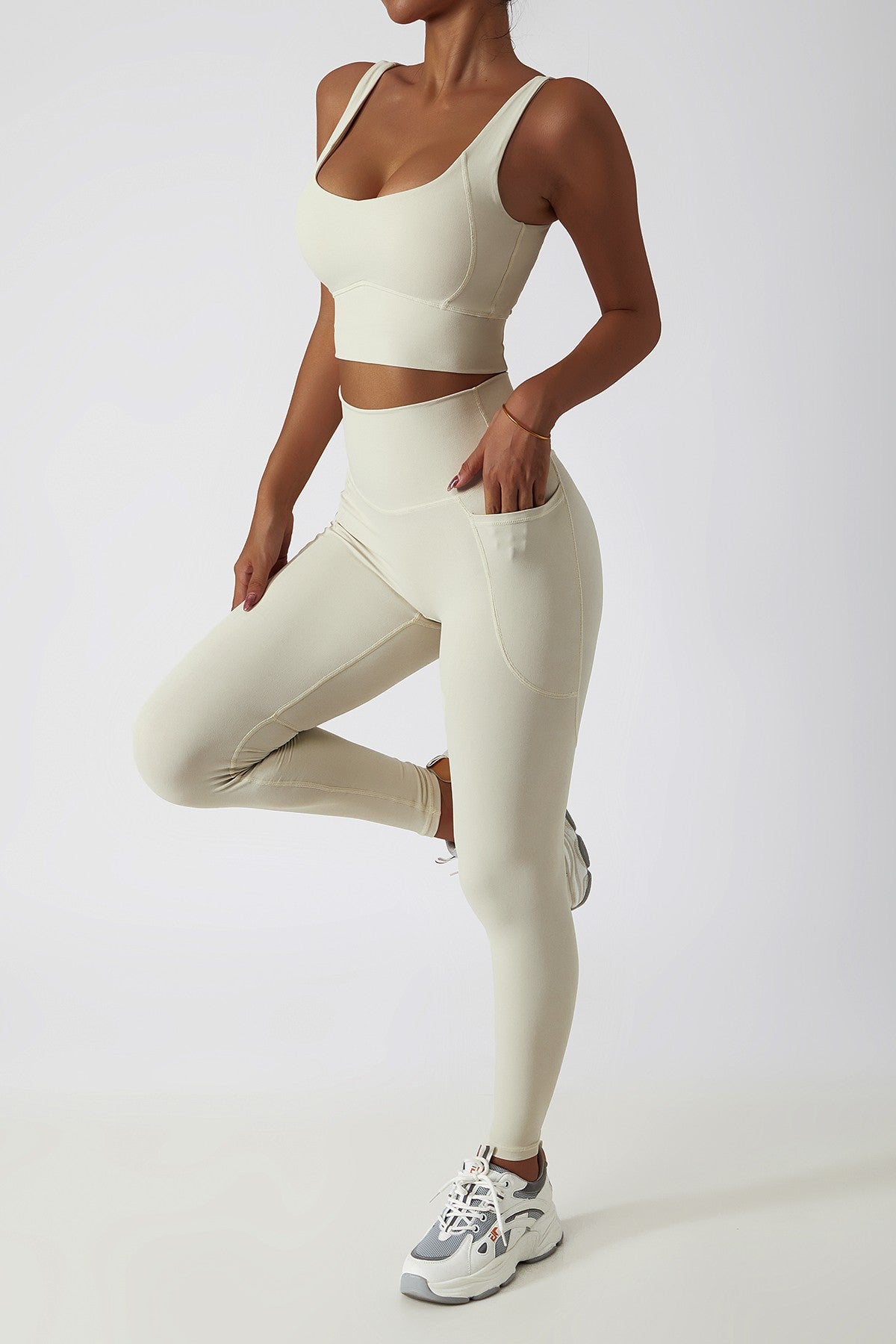 High-Rise Seamless Compression Leggings with Pockets – Zioccie