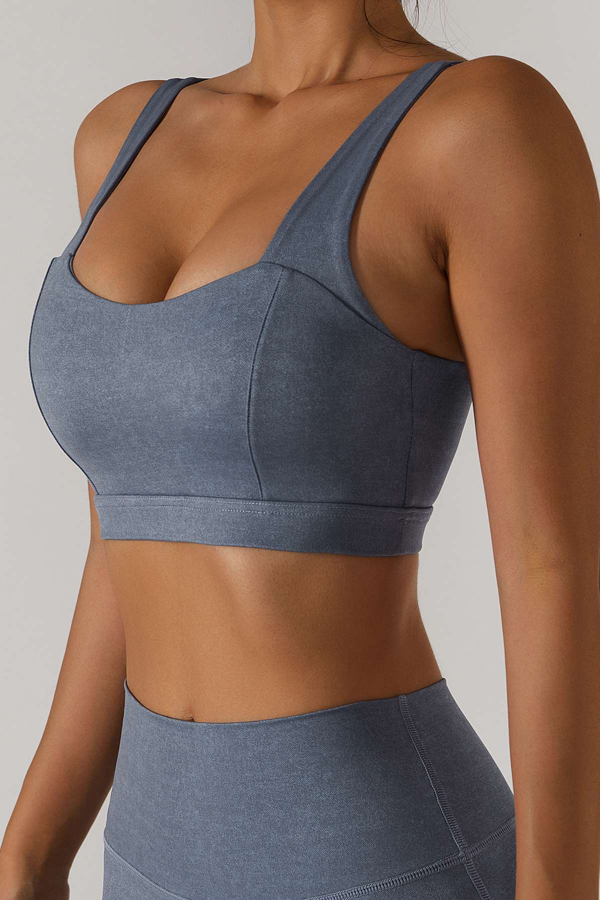 Straight Straps Backless Sports Bras - Light Support for Gym