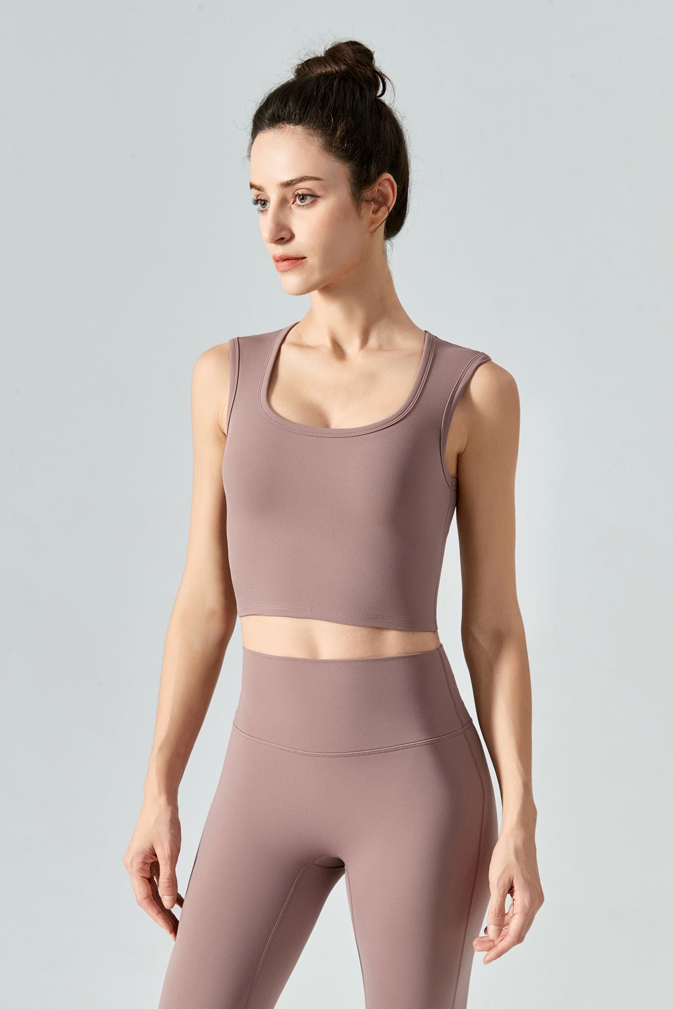 https://zioccie.com/cdn/shop/products/wide-shoulder-straps-tank-top-built-in-bra-longline-sports-bra-women_5.jpg?v=1665936062