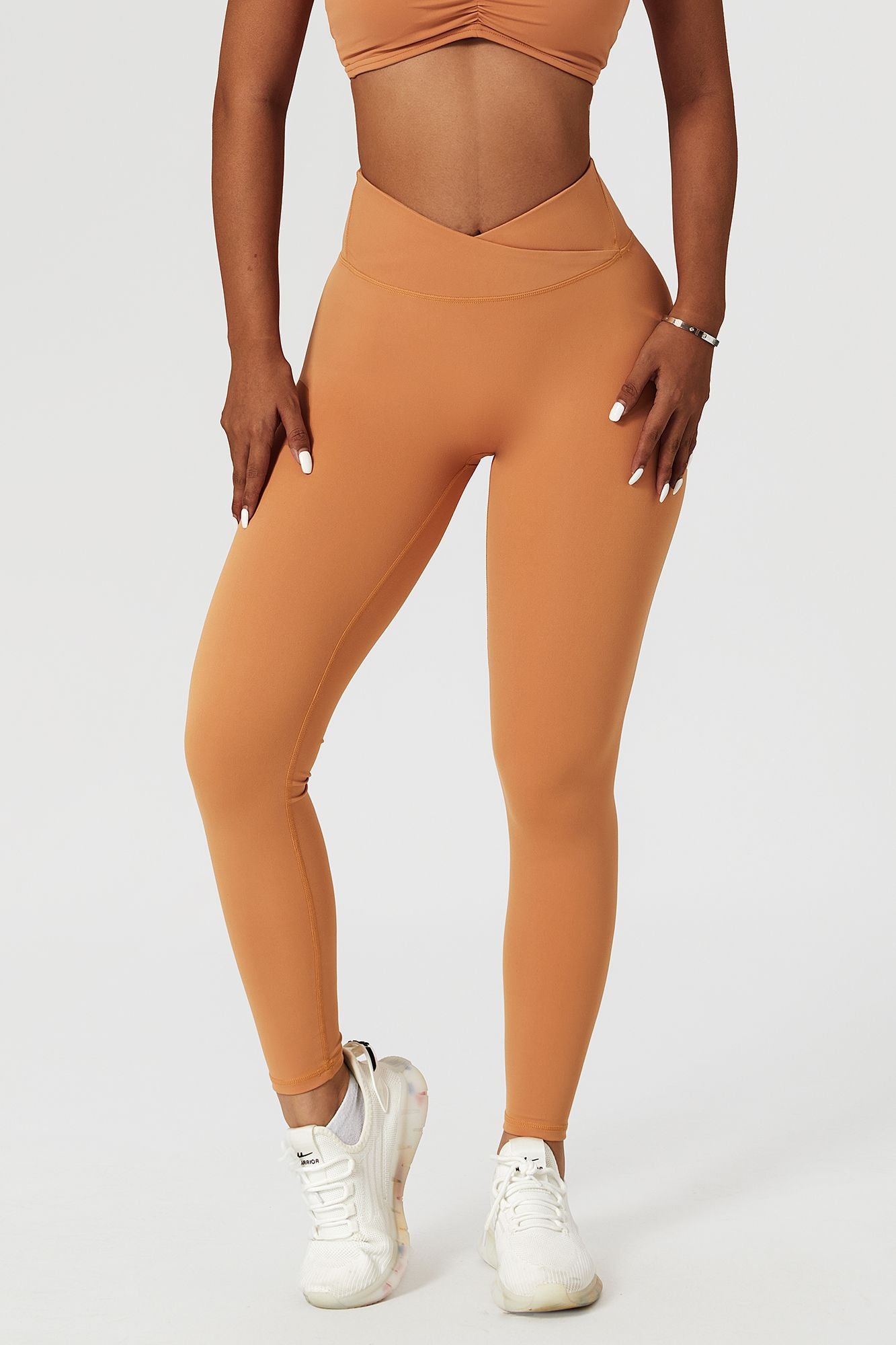 Our Original Sculptseam™ Legging got an upgrade! 🍑 Which front waistband  is your fave? Original or Crossover? 👀 Launching on
